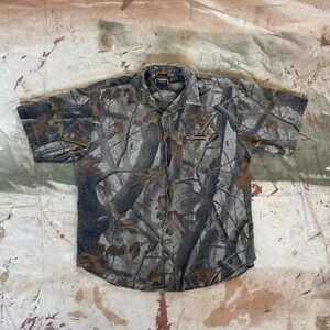 Vintage Winchester camo button up shirt  Measure 24.5x30